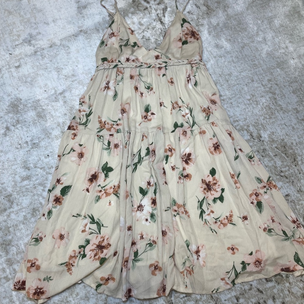 NWT Beige Floral Vneck Mini Babydoll Dress Size small - Picture 4 of 11